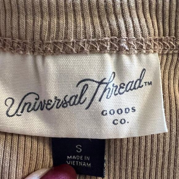 Universal Thread, women's size S tank top, scoop neck ribbed tan color - Picture 5 of 6